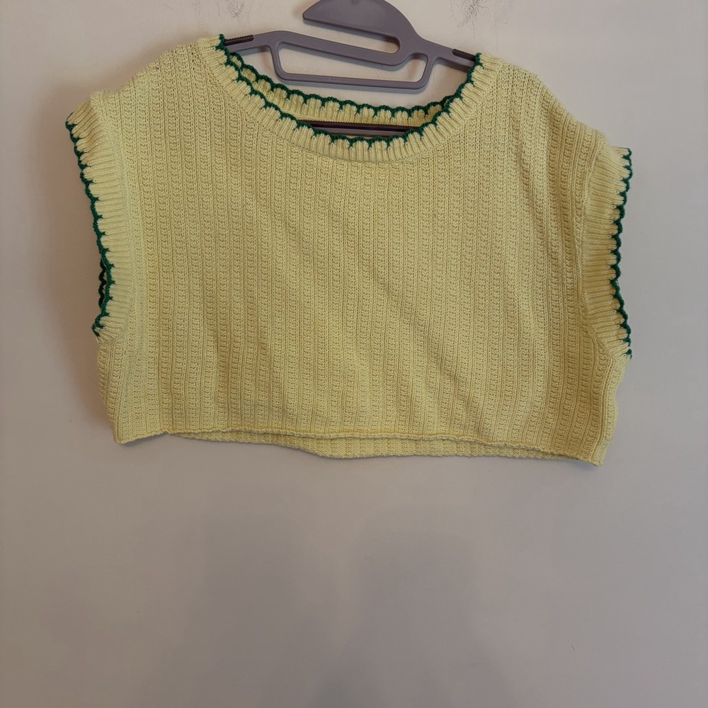 Idem Ditto M/L Cropped Knit Sweater Tank Top Yellow Green Scalloped Oversized‎